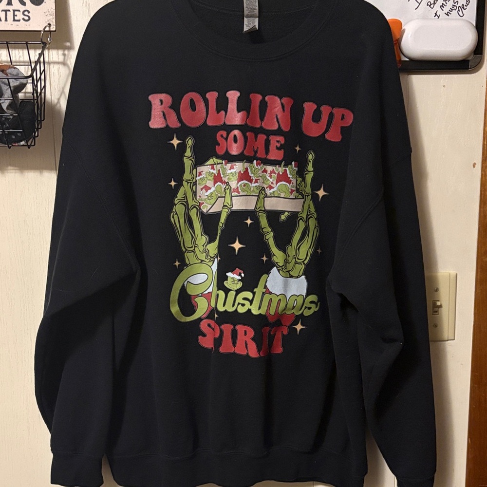 Gildan Black Festive Graphic Sweater